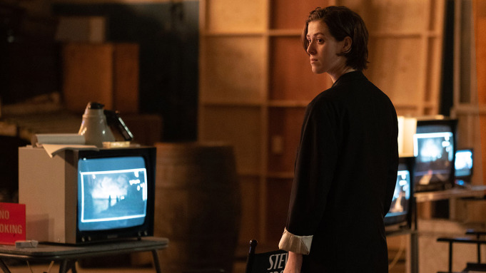 Still-Monitor-THE-SOUVENIR-Part-II-cJoss-Barratt-H-2021